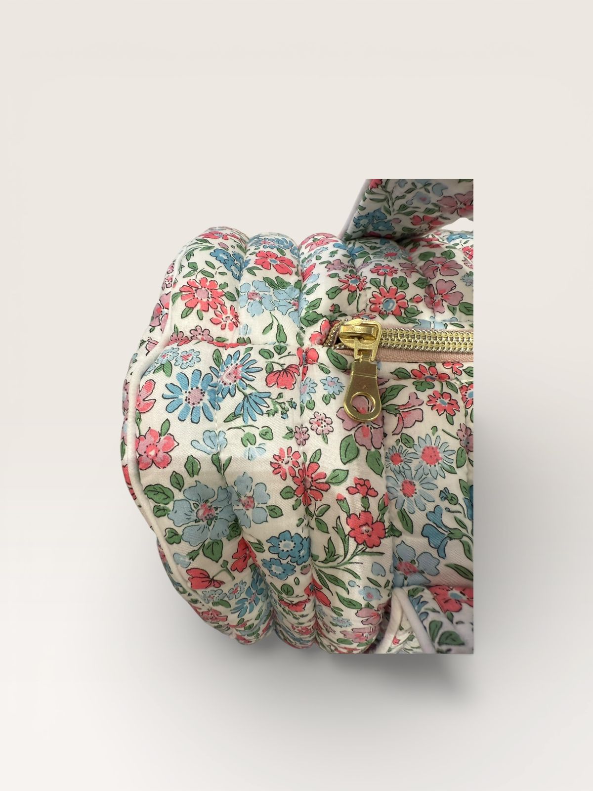 Duffle & Traveling Bags